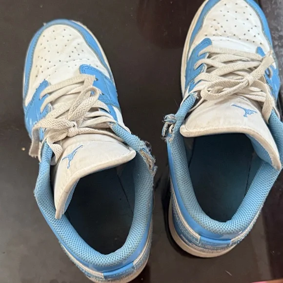 Jordan Kids Sneakers in Blue and White - Picture 2 of 7